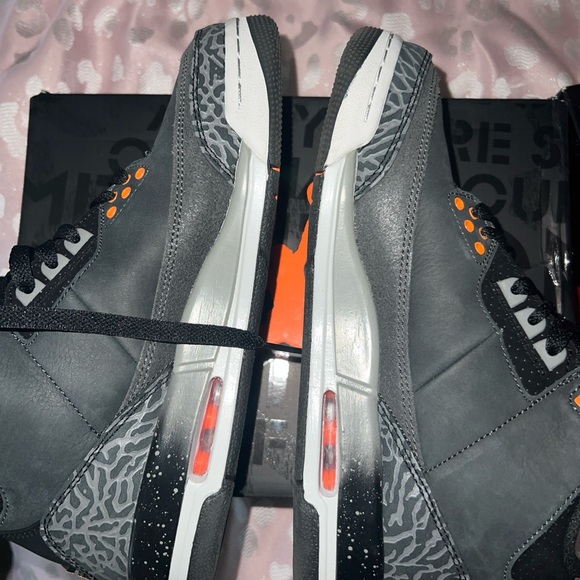 Jordan 3 Fear - Picture 4 of 7